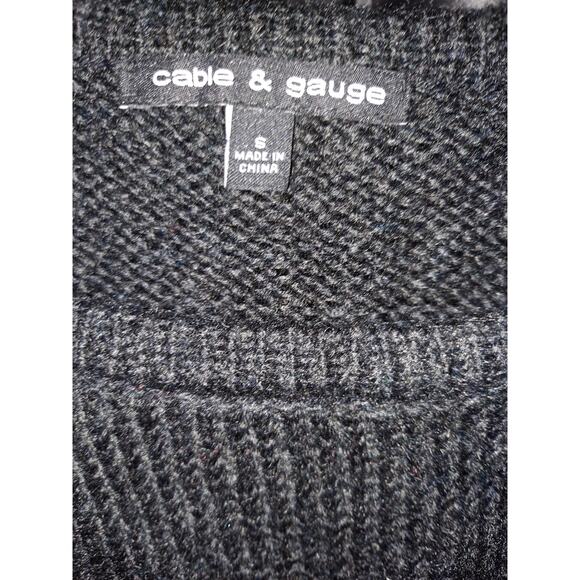 Cable & Gauge Black with Rose Sweater Size Small - Picture 4 of 7